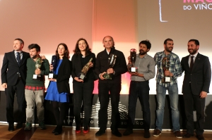 Galardonados de los Premios Mágnum junto a miembros del jurado.