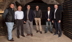 Presentación de Corpinnat el pasado abril. Representantes de las seis bodegas iniciales. 